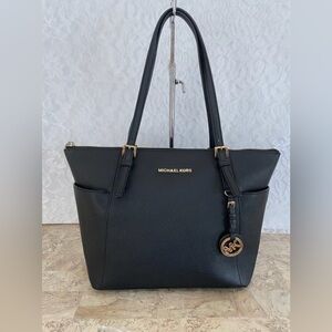 MICHAEL KORS Voyager black crossgrain tote shoulder bag - EUC